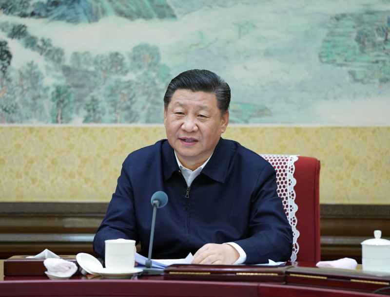 12月25日至26日,中共中央政治局召开民主生活会,中共中央总书记习近平主持会议并发表重要讲话。 新华社记者 谢环驰 摄